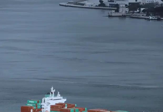 Puertos y aeropuertos